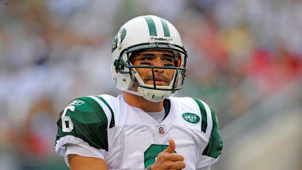 Former Jets QB Mark Sanchez thumbs up